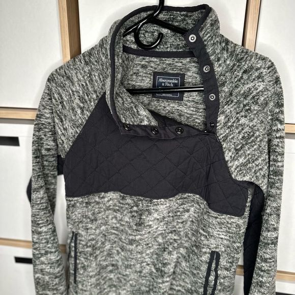 Abercrombie & Fitch Tops - Abercrombie Asymmetrical snap fleece